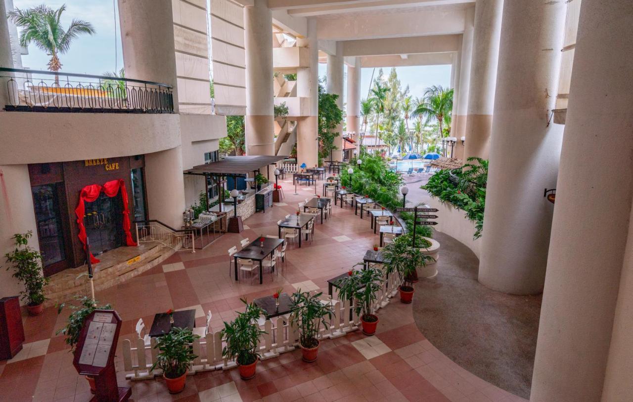 Romantic Couple Suite + Beach-Front Balcony Tanjung Bungah  Exterior photo