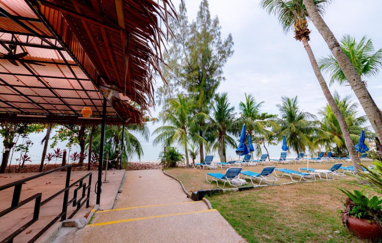 Romantic Couple Suite + Beach-Front Balcony Tanjung Bungah  Exterior photo